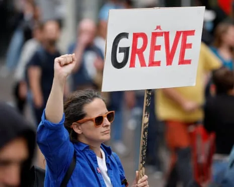 France Bracing for Significant Protest Day During Deepening Governmental Turmoil